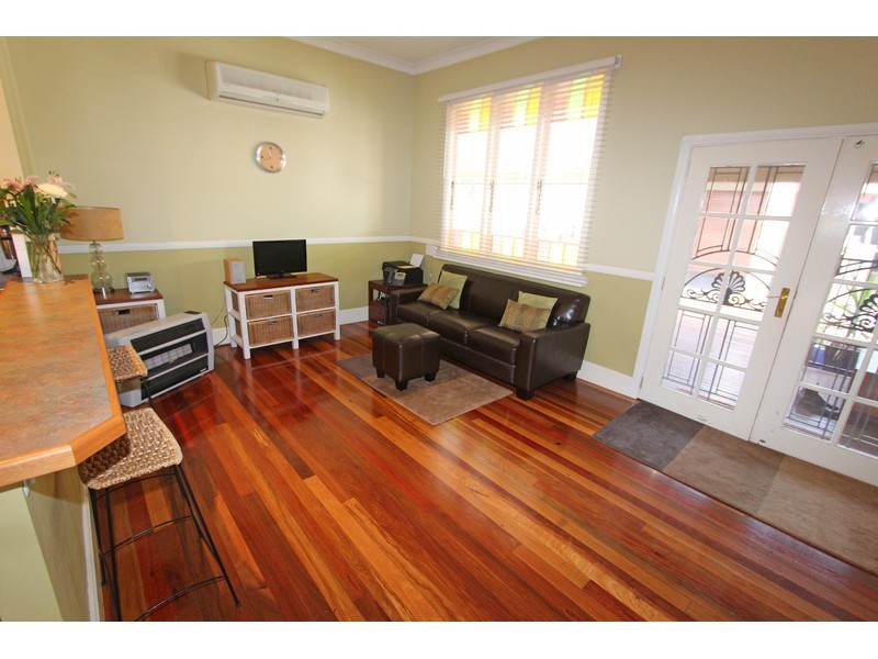 16 Bent Street, Cessnock NSW 2325