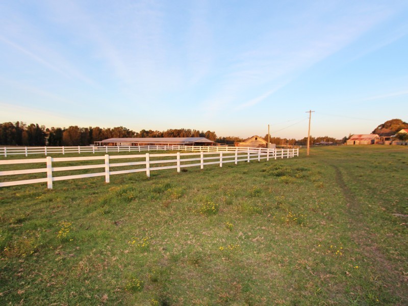 702 Wollombi Road, Bishops Bridge NSW 2326