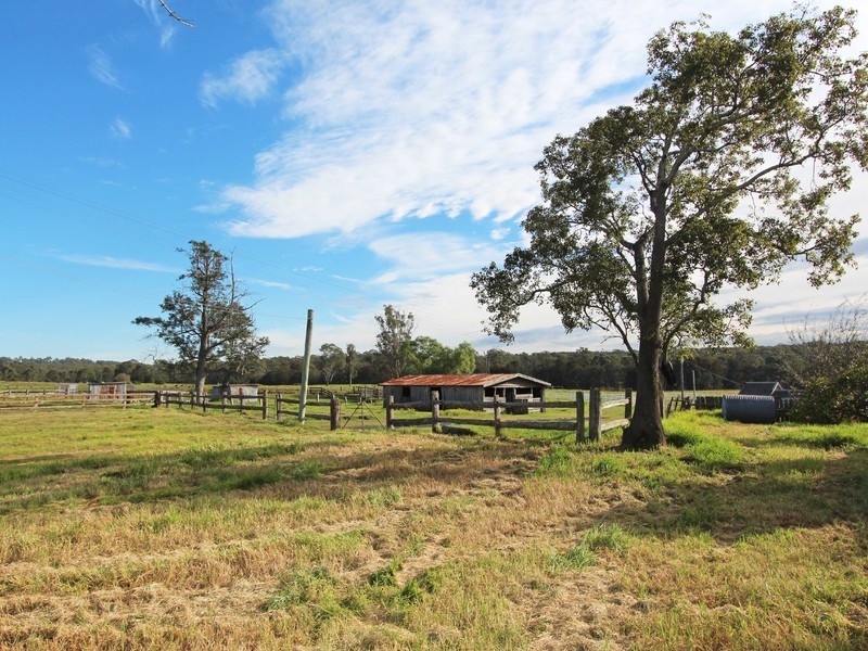 702 Wollombi Road, Bishops Bridge NSW 2326