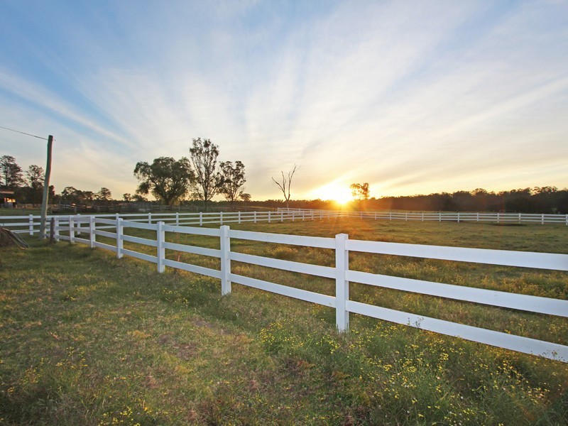 702 Wollombi Road, Bishops Bridge NSW 2326