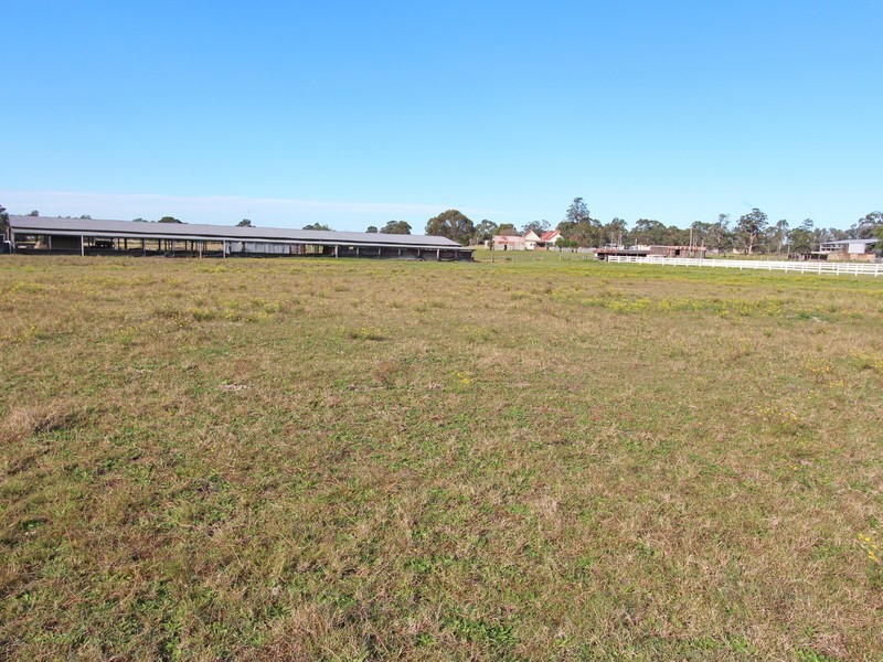 702 Wollombi Road, Bishops Bridge NSW 2326
