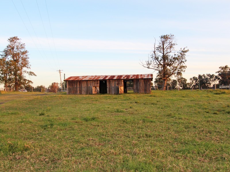 702 Wollombi Road, Bishops Bridge NSW 2326