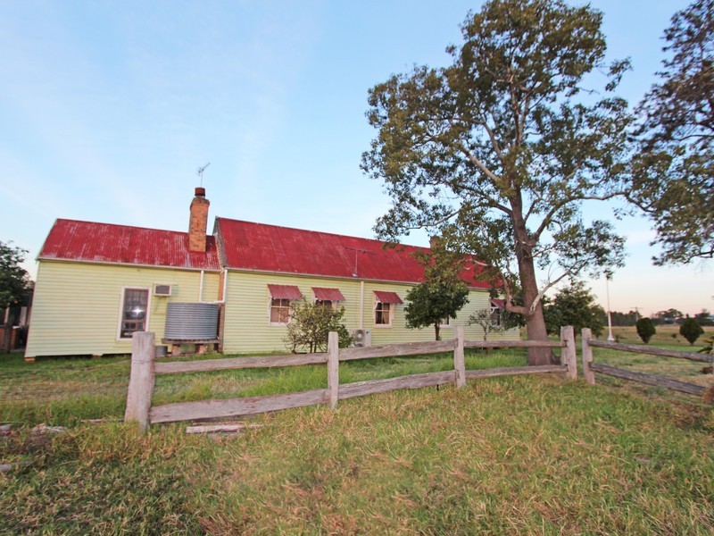 702 Wollombi Road, Bishops Bridge NSW 2326