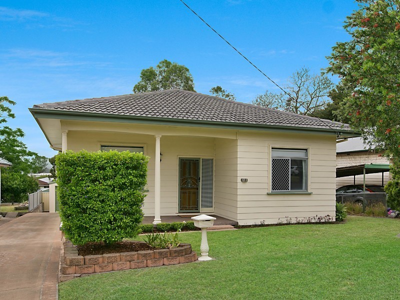 17 Mills Crescent, Cessnock NSW 2325
