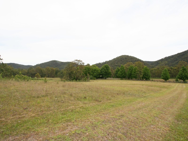 1076 Wollombi Road, Broke NSW 2330