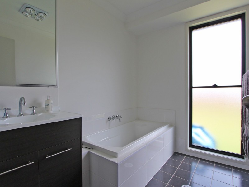 37 Zinfandel Circuit, Cessnock NSW 2325