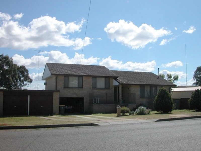 16 Myra Street, Cessnock NSW 2325