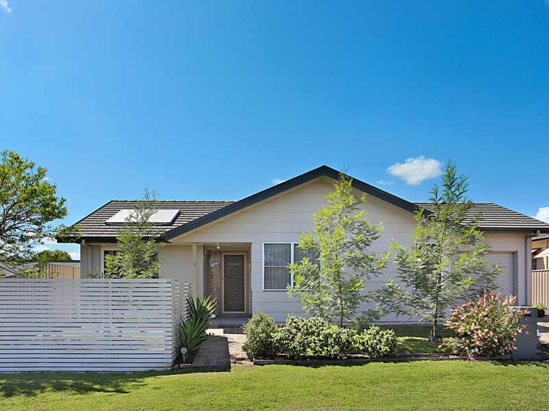 1/10 Carroll Avenue, Cessnock NSW 2325