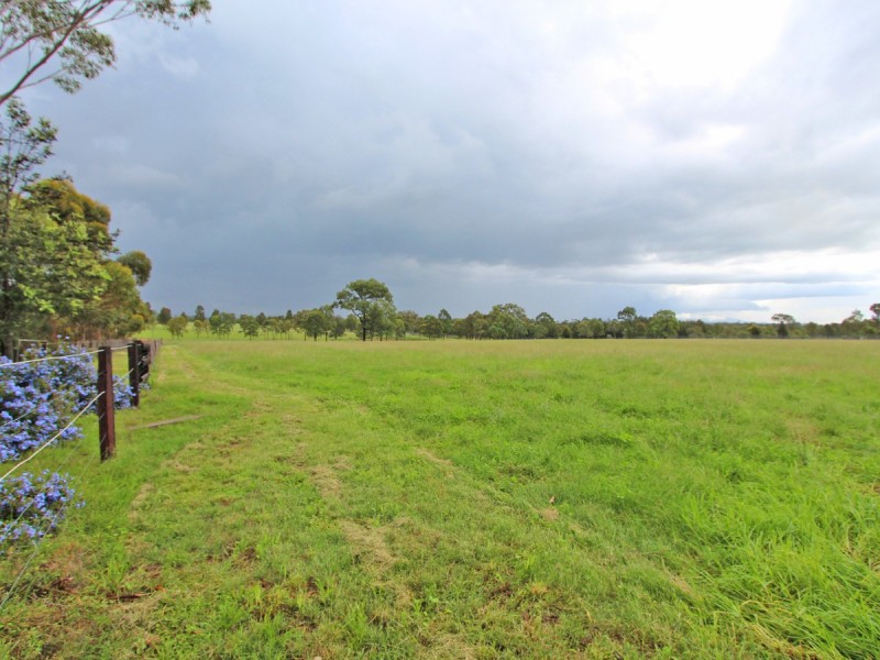 303 Range Road, Whittingham NSW 2330