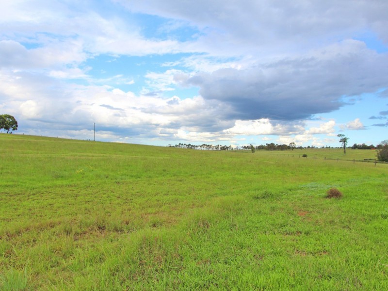 303 Range Road, Whittingham NSW 2330