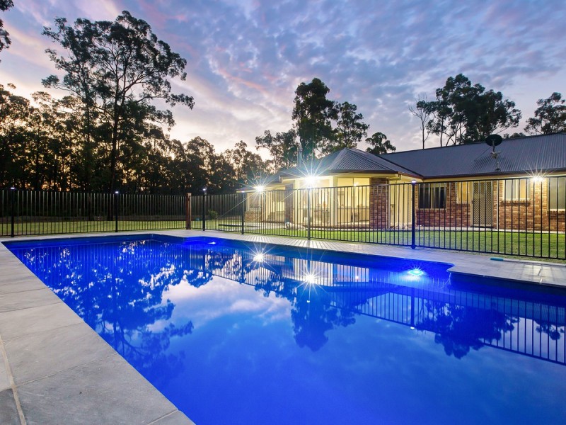 320 Lovedale Road, Lovedale NSW 2325