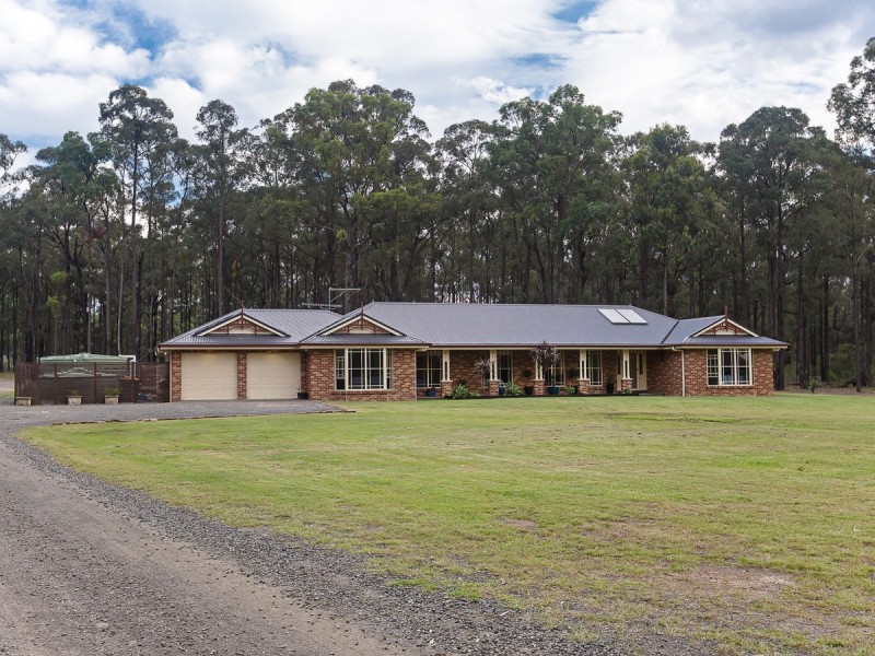 320 Lovedale Road, Lovedale NSW 2325