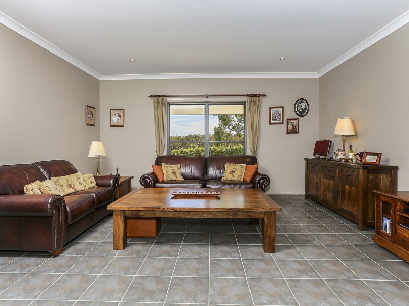 97 Olsen Road, Lovedale NSW 2325