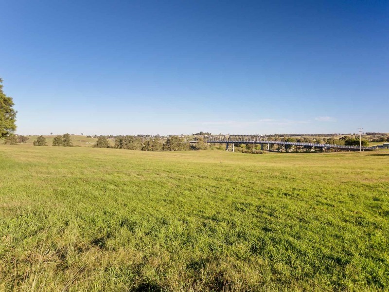 204 Luskintyre Road, Luskintyre NSW 2321