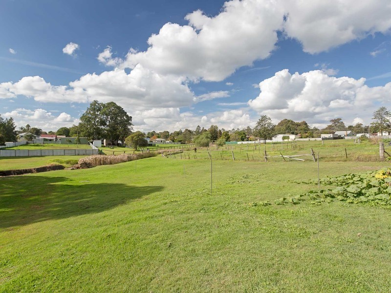 15 High Street, Greta NSW 2334