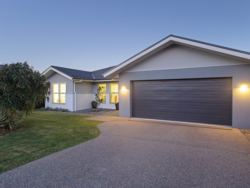 14 Peppertree Drive, Pokolbin NSW 2320