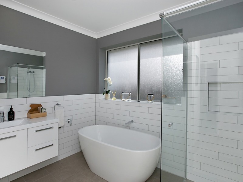 27 Gollan Avenue, North Rothbury NSW 2335