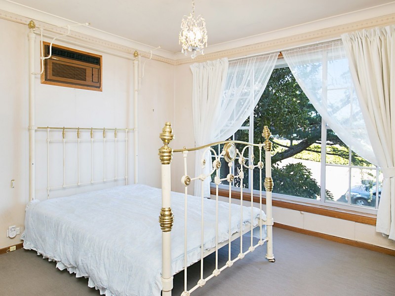 12 Cooper Street, Cessnock NSW 2325