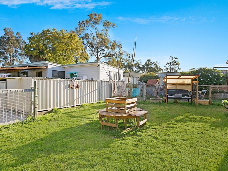 18 Bruce Street, Abernethy NSW 2325
