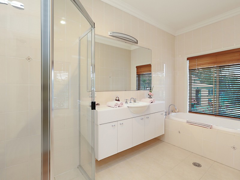 755 Sandy Creek Road, Quorrobolong NSW 2325