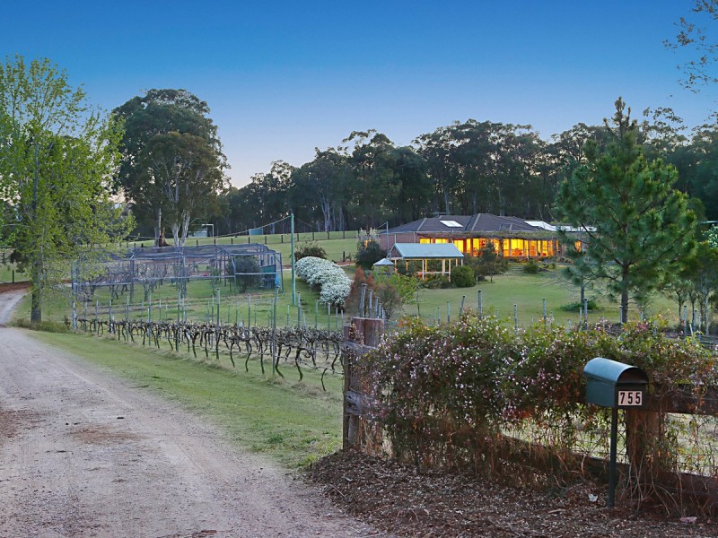 755 Sandy Creek Road, Quorrobolong NSW 2325