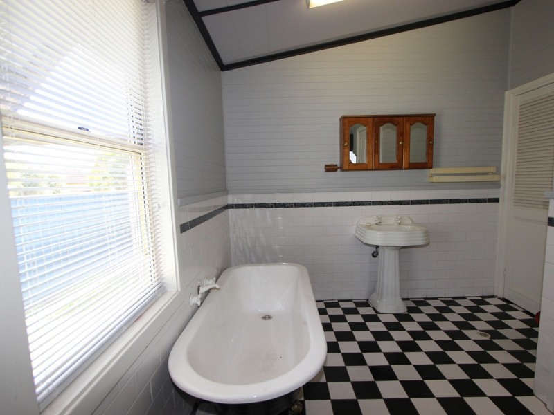21 Halcyon Street, Cessnock NSW 2325
