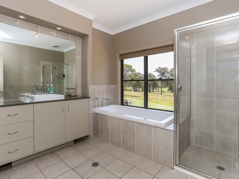 160 Londons Road, Lovedale NSW 2325