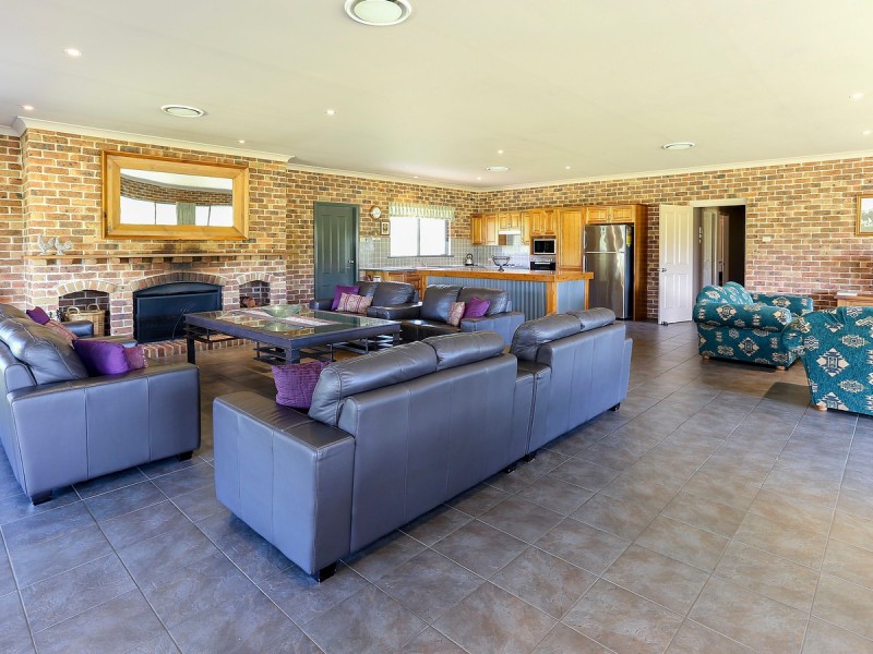 160 Londons Road, Lovedale NSW 2325
