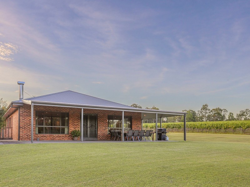 160 Londons Road, Lovedale NSW 2325