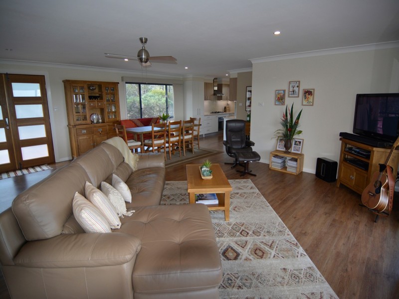 169 Talga Road, Lovedale NSW 2325