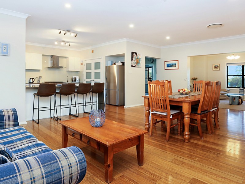 60 Blackburn Close, Lovedale NSW 2325