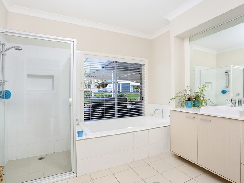 60 Blackburn Close, Lovedale NSW 2325