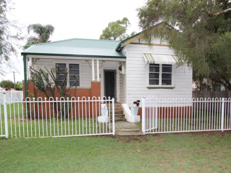 10 Desmond Street, Cessnock NSW 2325
