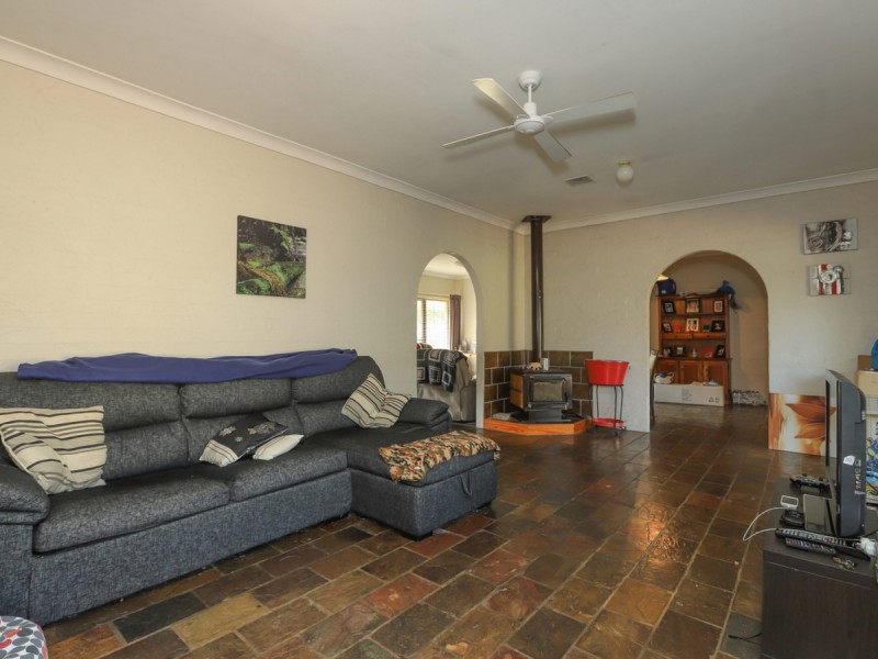 12 Reid Street, North Rothbury NSW 2335