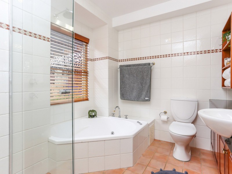 1 Semillon Grove, Cessnock NSW 2325