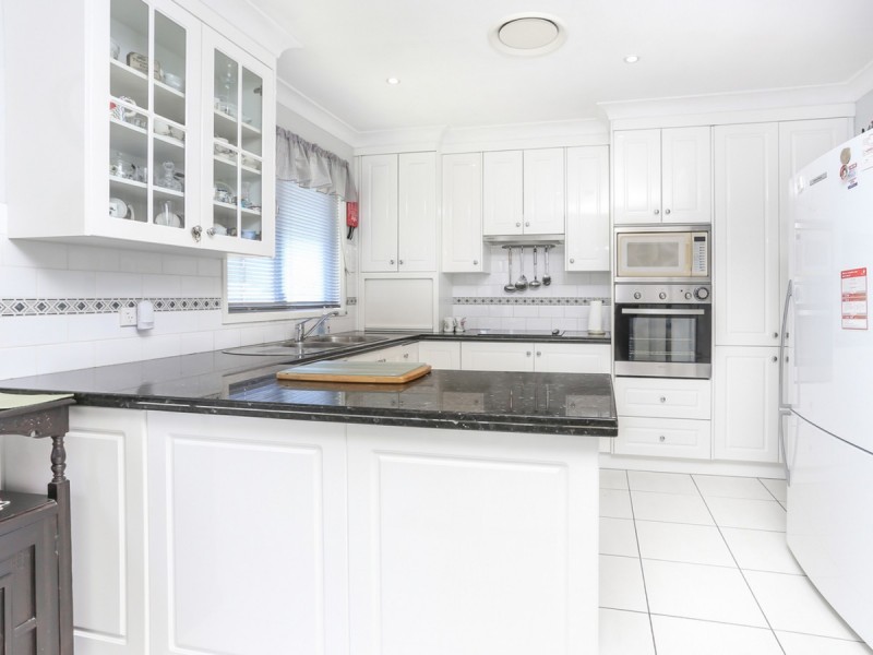 18 Tenth Street, Weston NSW 2326