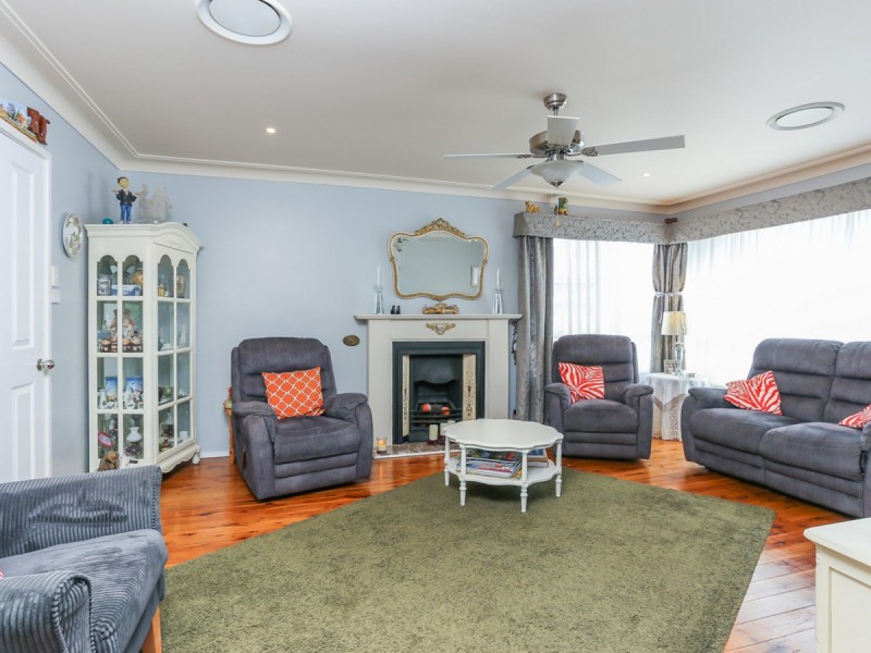 18 Tenth Street, Weston NSW 2326
