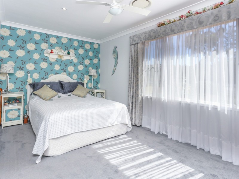 18 Tenth Street, Weston NSW 2326