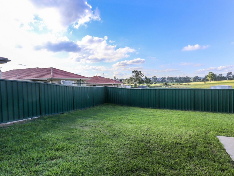 10 Mileham Circuit, Rutherford NSW 2320