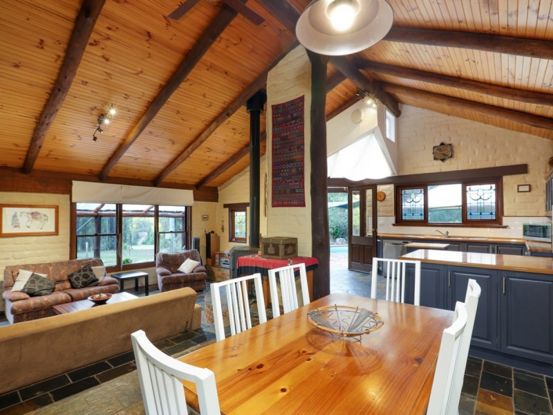 403 Wallaby Gully Road, Ellalong NSW 2325