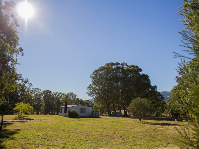 165 Sandy Creek Road, Mount Vincent NSW 2323