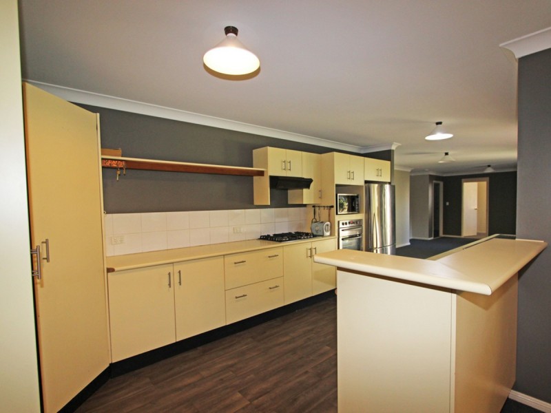 10 Thomas Street, North Rothbury NSW 2335