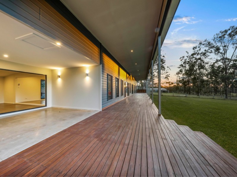 30 The Ballabourneen, Lovedale NSW 2325