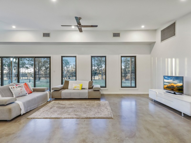 30 The Ballabourneen, Lovedale NSW 2325