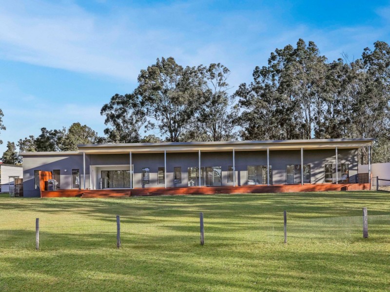 30 The Ballabourneen, Lovedale NSW 2325
