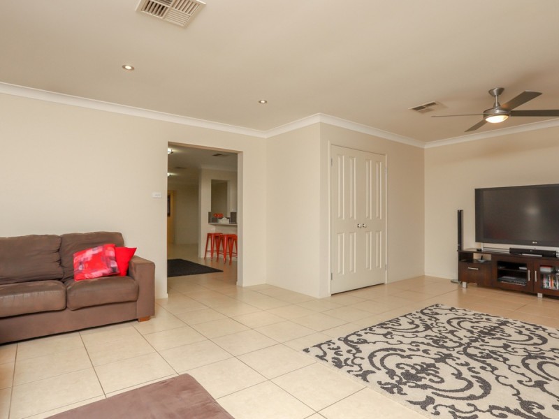 51 Caledonia Street, Kearsley NSW 2325