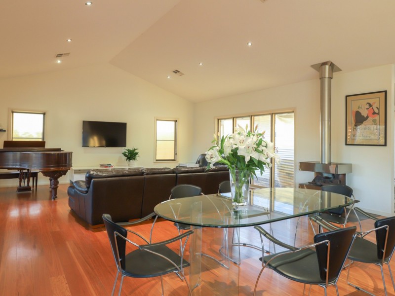 379 Talga Road, Lovedale NSW 2325