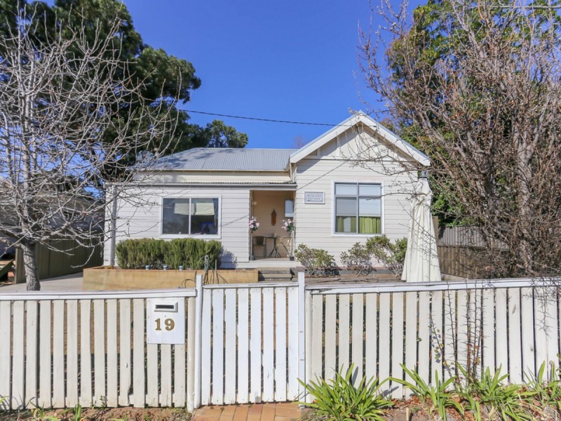 19 Sergeant Street, Cessnock NSW 2325