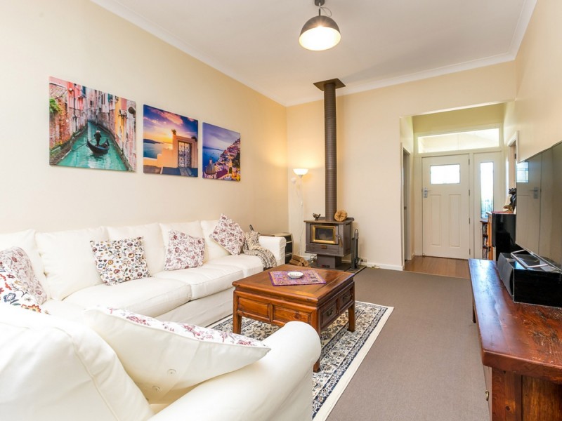 6 Boomerang Street, Cessnock NSW 2325