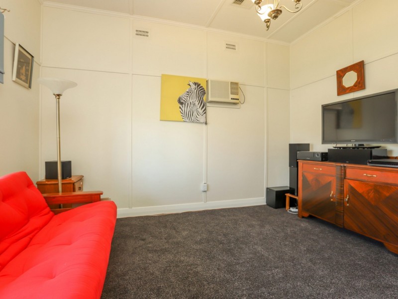 6 Boomerang Street, Cessnock NSW 2325